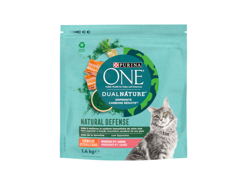 PURINA ONE Dual Nature Sterilized Lax med spirulina - Ekonomipack: 3 x 1,4 kg
